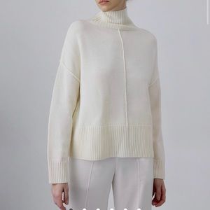100% Merino Wool Turtleneck Sweater